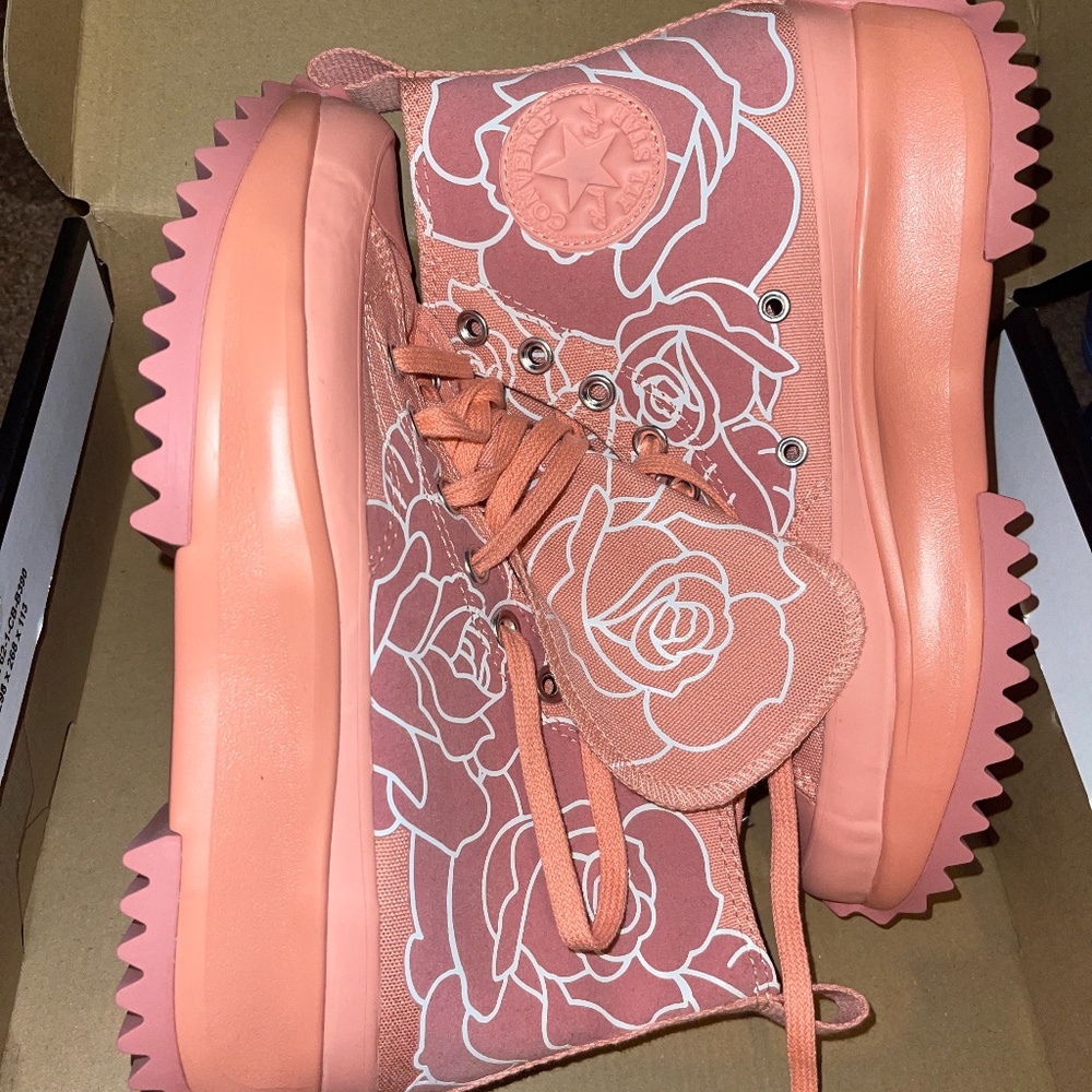 BRAND NEW CONVERSE